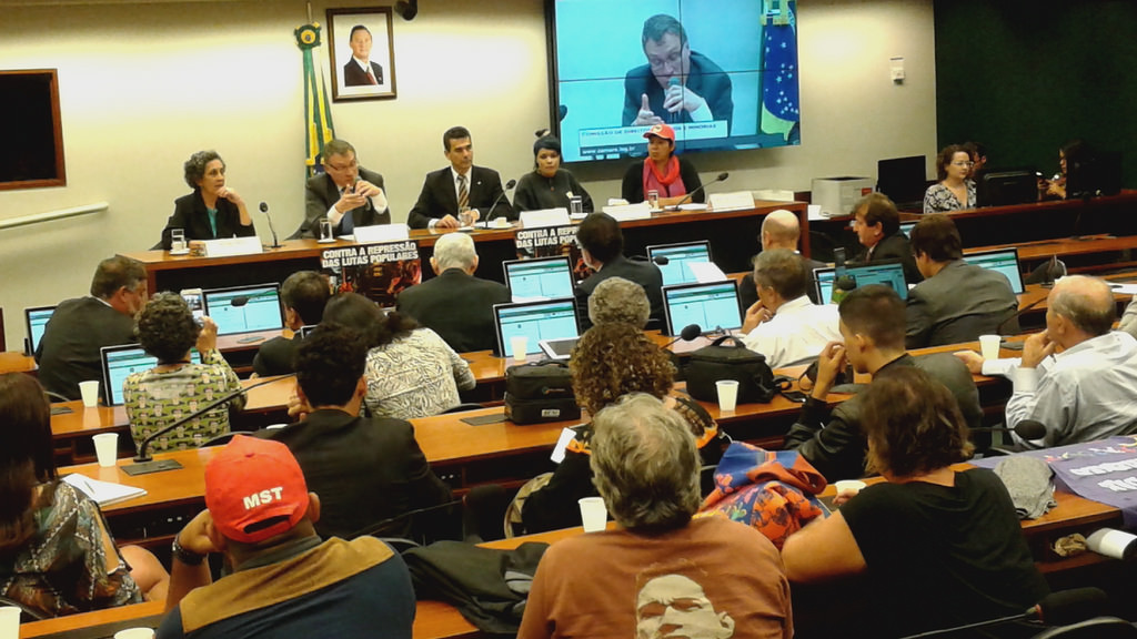 Audência pública realizada na Câmara de Deputados debate a criminalização dos movimentos populares. Foto: Lizely Borges