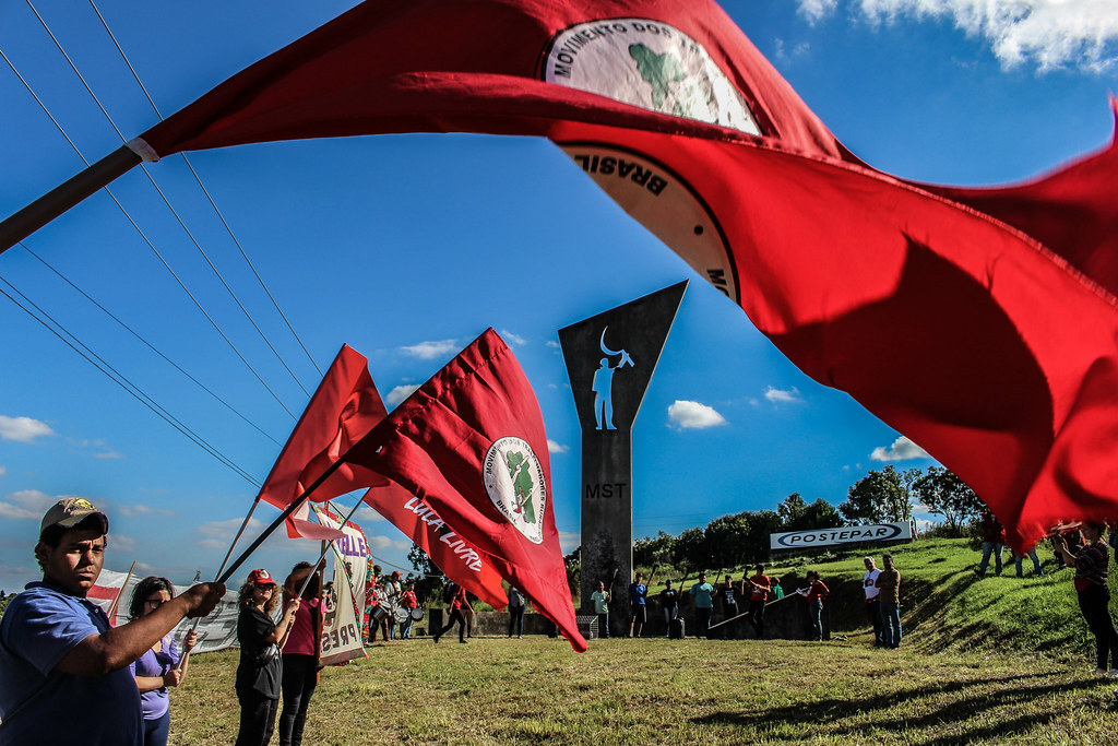 Foto mostra monumento em homenagem-a Antonio Tavares na BR277